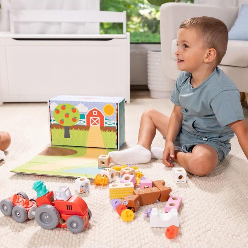 Детски дървен конструктор Melissa & Doug Blockables Ферма – Преносим комплект за сглобяване с конектори, фигурки и аксесоари (54+ части)