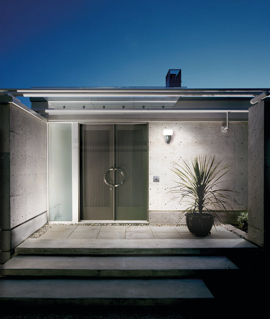 ОХРАНИТЕЛНА КАМЕРА С ЛЕД ПРОЖЕКТОР И СЕНЗОР SMART+WIFI 1800lm IP44 SMART LEDVANCE