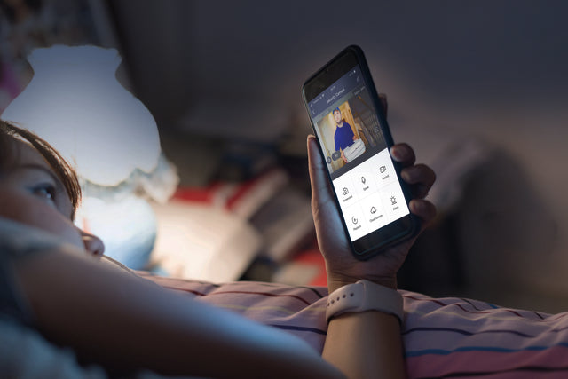 ОХРАНИТЕЛНА КАМЕРА С ЛЕД ПРОЖЕКТОР И СЕНЗОР SMART+WIFI 1800lm IP44 SMART LEDVANCE