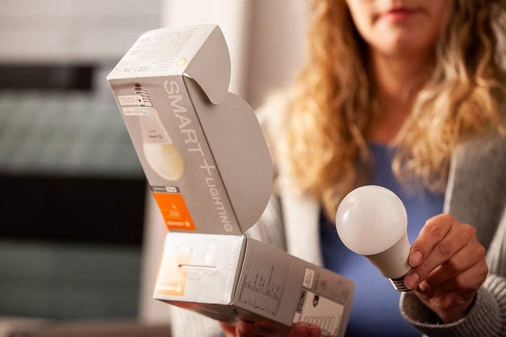 ПАКЕТх3 SMART WiFi ЛАМПИ CLA60 9W 2700K-6500K RGB E27 SMART LEDVANCE