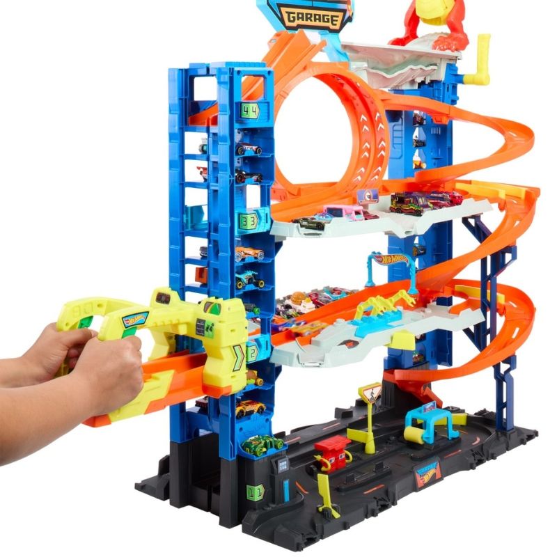 Гигантски детски гараж Hot Wheels City: Ultimate Garage – Писта на 4 нива с автоасансьор, огнен дракон, над 50 паркоместа и 2 колички (4+ години)