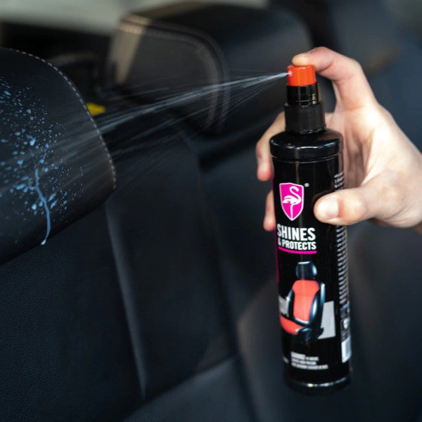 Комплект от гъба и мляко за табло и волан на автомобила Flamingo Shines & Protects 295 мл