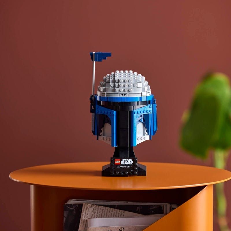 Колекционерски конструктор LEGO Star Wars Jango Fett Helmet 75408 – Шлемът на Джанго Фет за възрастни със стойка и табелка (616 части)