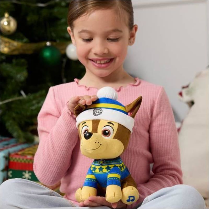 Музикално празнично плюшено кученце Пес Патрул PAW Patrol – Пееща мека играчка с коледни песнички и празнично облекло (20 см)