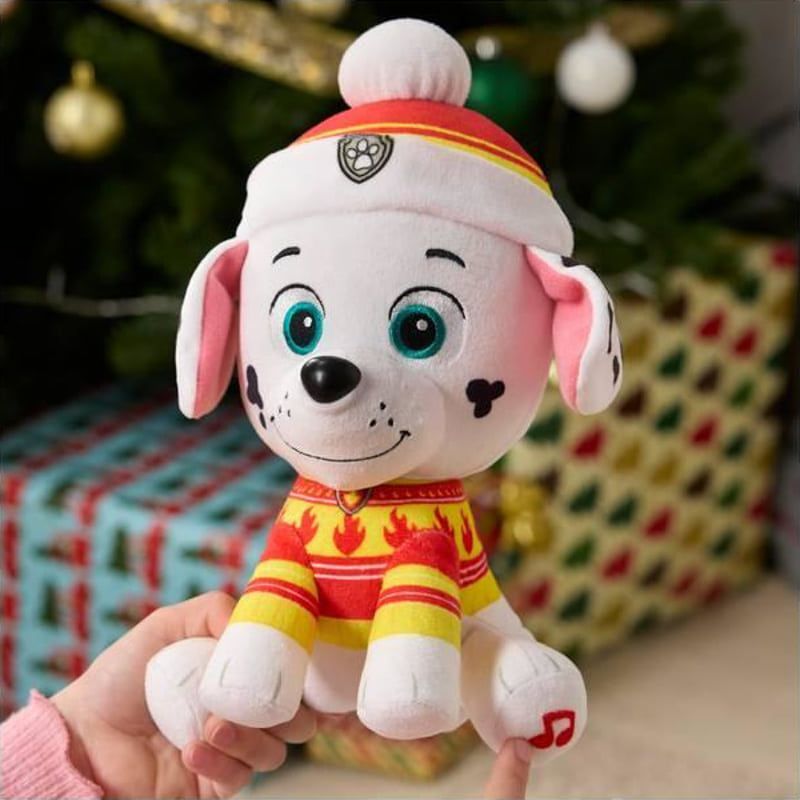 Музикално празнично плюшено кученце Пес Патрул PAW Patrol – Пееща мека играчка с коледни песнички и празнично облекло (20 см)