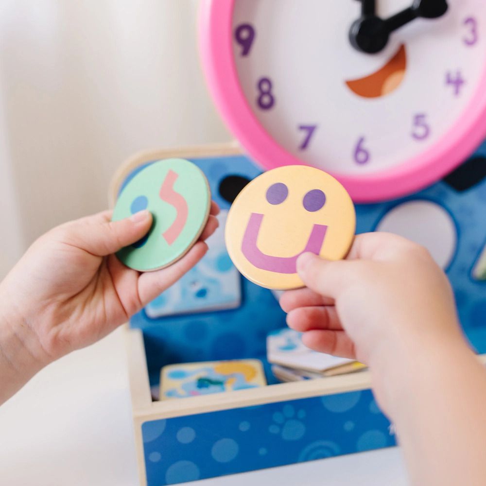 Детски дървен интерактивен часовник Blue’s Clues & You! Tickety Tock – Образователен магнитен комплект за учене на часа и емоциите (3-5 години)