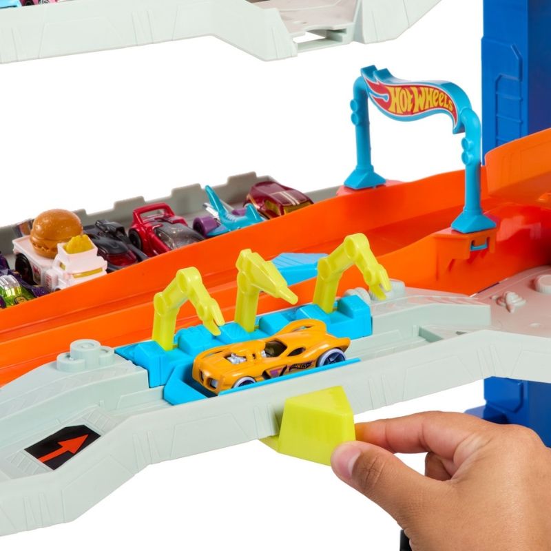 Гигантски детски гараж Hot Wheels City: Ultimate Garage – Писта на 4 нива с автоасансьор, огнен дракон, над 50 паркоместа и 2 колички (4+ години)