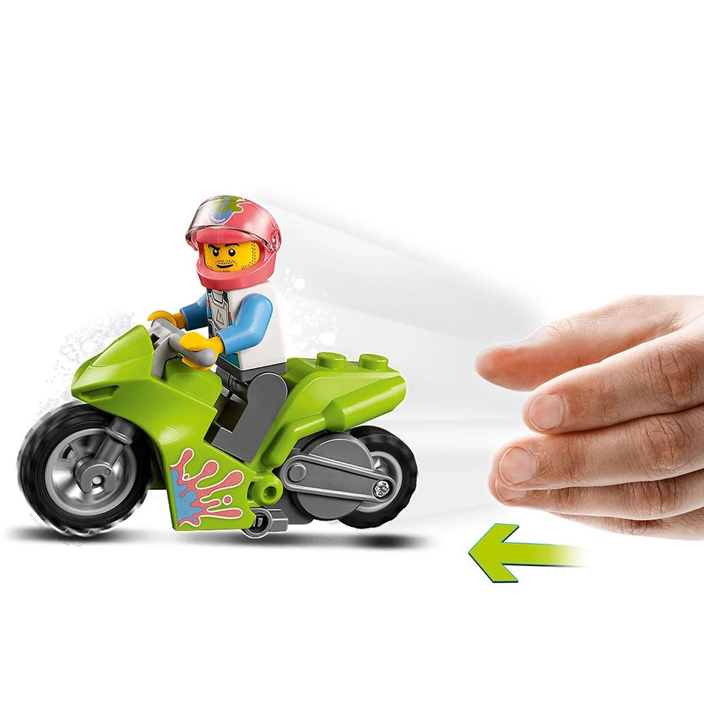 Детски образователен конструктор LEGO City Stunt Arena 60295 – Каскадьорска арена с маховичен мотоциклет и гигантски камиони (668 части)