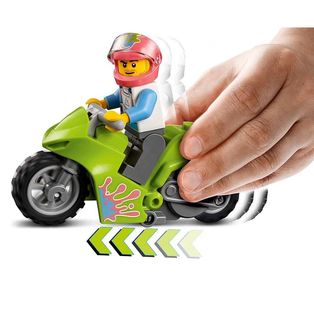 Детски образователен конструктор LEGO City Stunt Arena 60295 – Каскадьорска арена с маховичен мотоциклет и гигантски камиони (668 части)