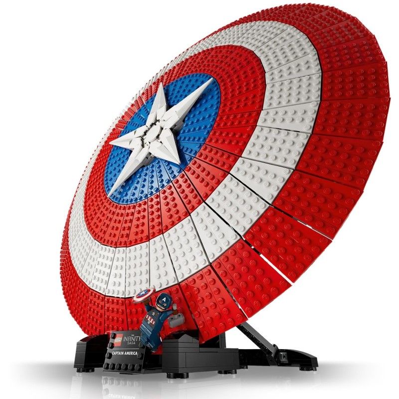 Колекционерски конструктор LEGO Marvel Щитът на Капитан Америка 76262 – Мащабен супергеройски модел със стойка и минифигурка (3128 части)