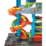 Детски комплект Hot Wheels City: Mega Car Wash – Интерактивна автомивка на няколко етажа със спирала и Color Shifters количка с промяна на цвета (4+ години)