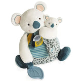 Луксозна бебешка сензорна коала в подаръчна кутия Yoca the Koala Doudou – Премиум играчка за гушкане с муселин и Гаранция при загуба (25 см)